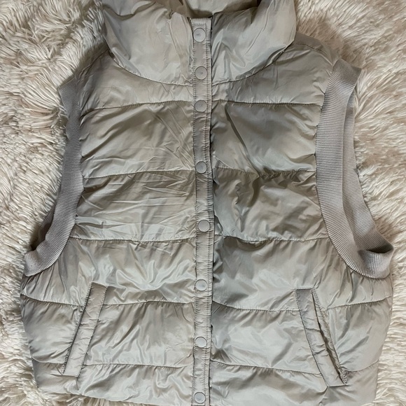 #172 Aerie offline puffer vest glacier - Picture 2 of 4